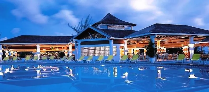 Jewel Runaway Bay Beach Resort & Waterpark