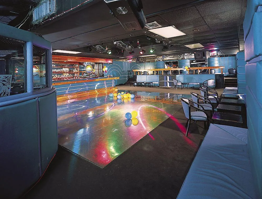 Jewel Runaway Bay Beach Resort & Waterpark 4*,