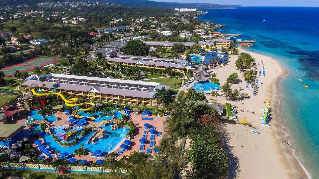 Jewel Runaway Bay Beach Resort & Waterpark