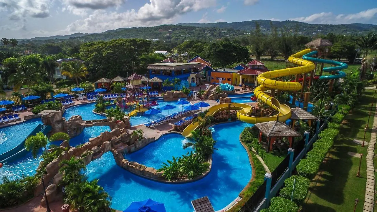 Jewel Runaway Bay Beach Resort & Waterpark
