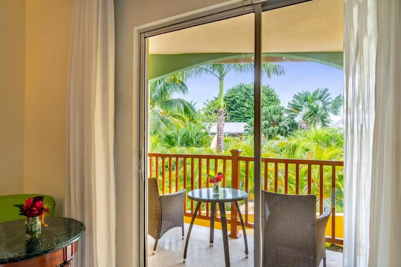Jewel Runaway Bay Beach Resort & Waterpark