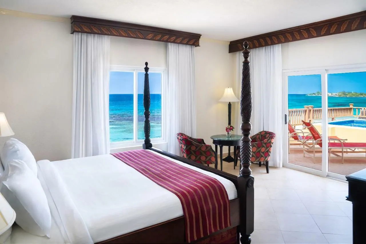 Jewel Runaway Bay Beach Resort & Waterpark