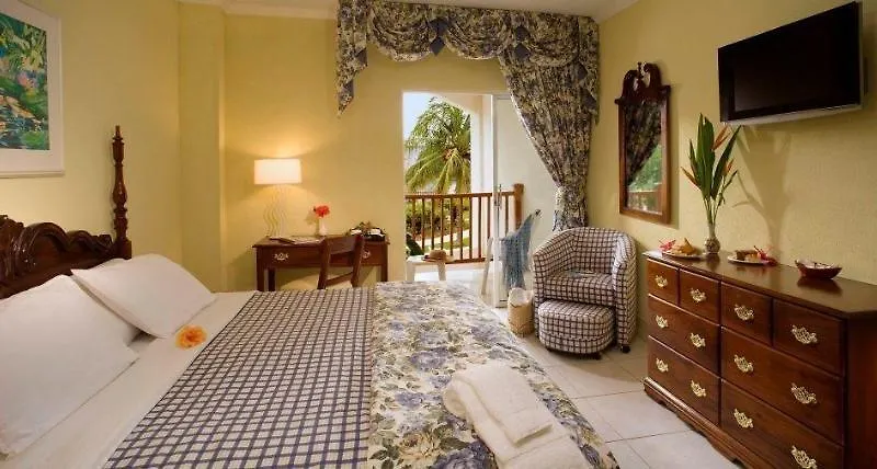 Jewel Runaway Bay Beach Resort & Waterpark