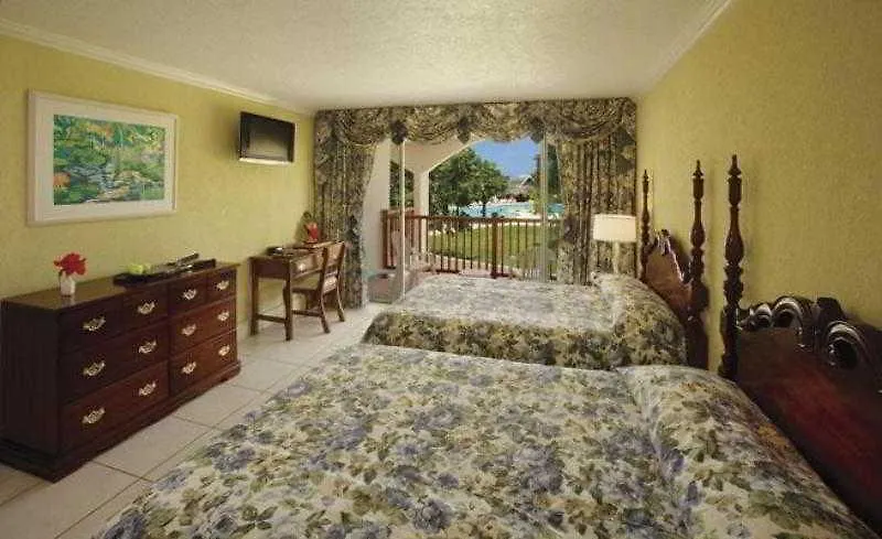 Jewel Runaway Bay Beach Resort & Waterpark